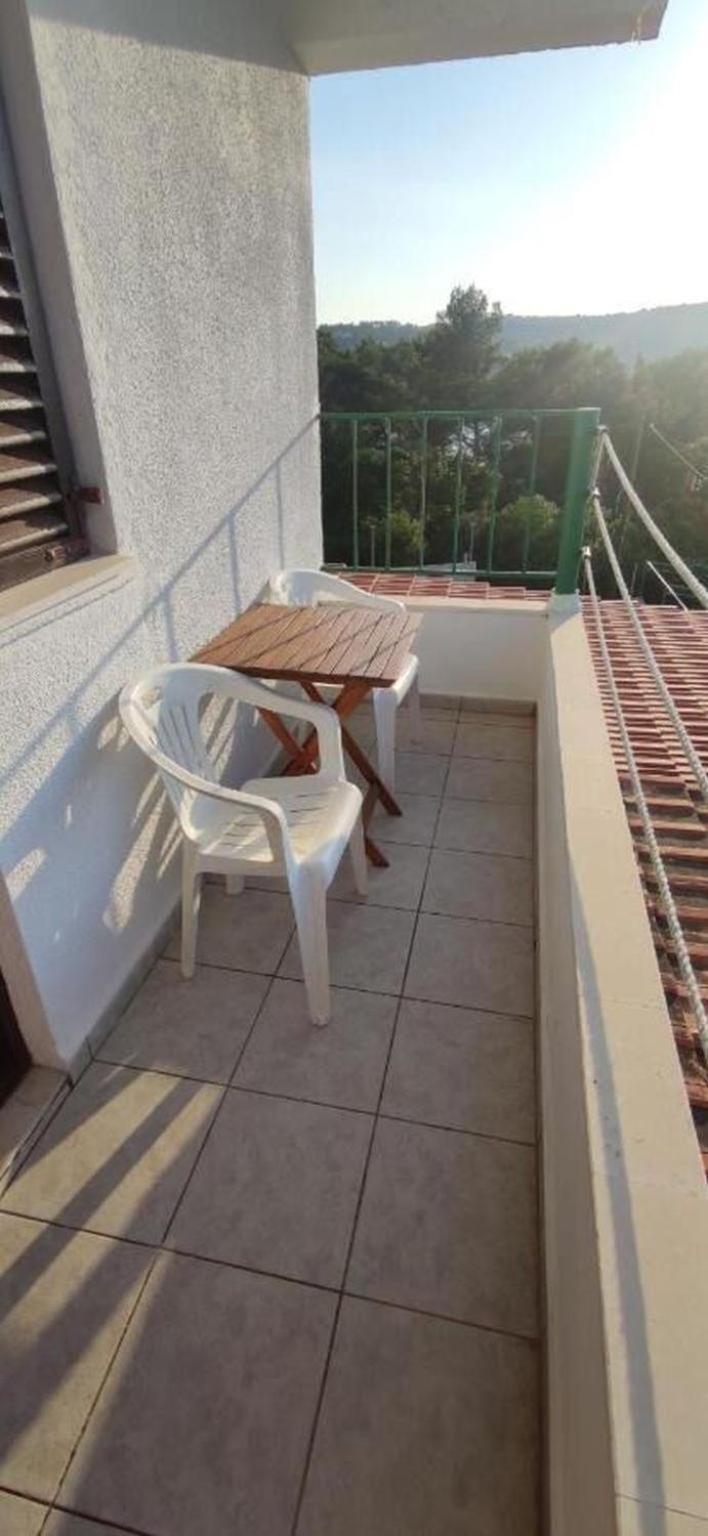 Apartments Vlado - 50M From The Sea Rogac Exterior photo