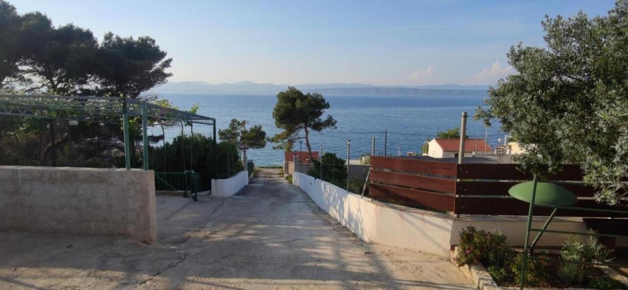 Apartments Vlado - 50M From The Sea Rogac Exterior photo