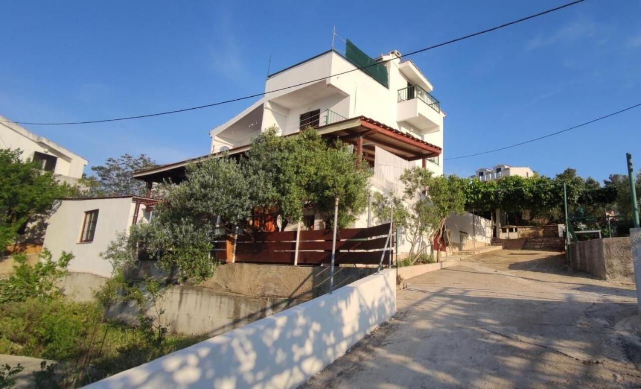 Apartments Vlado - 50M From The Sea Rogac Exterior photo